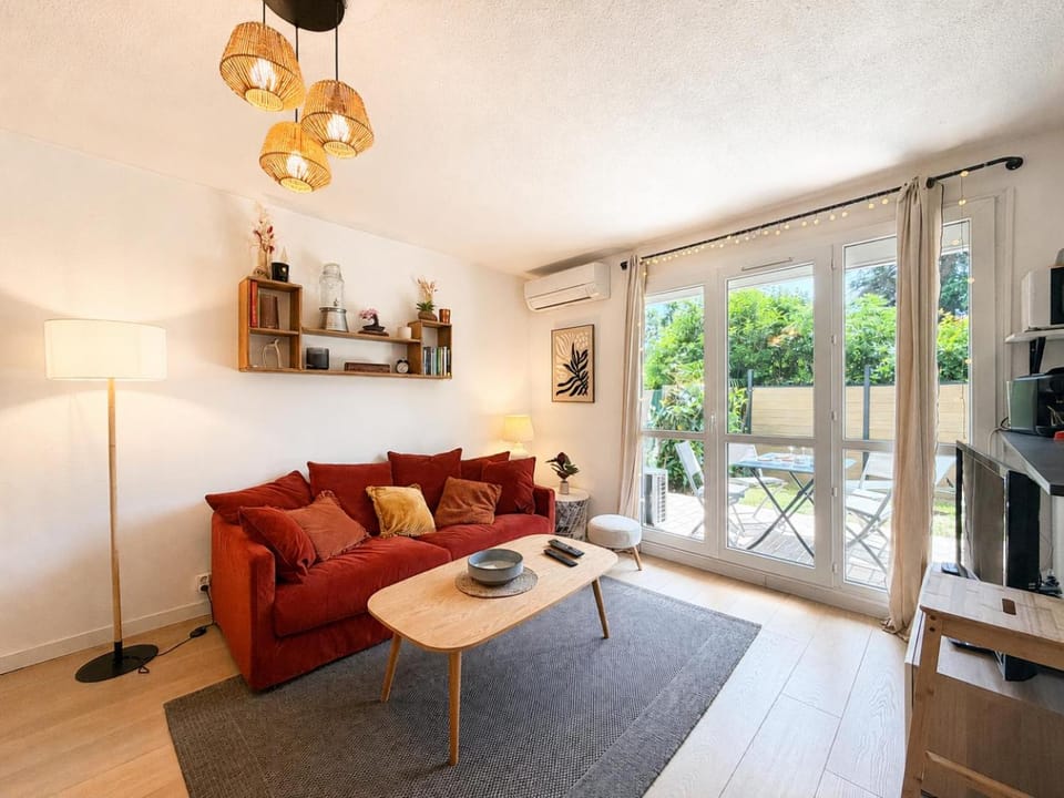 Garden, TV and multimedia, View (from property/room), Balcony/Terrace, Living room, Seating area, Garden view