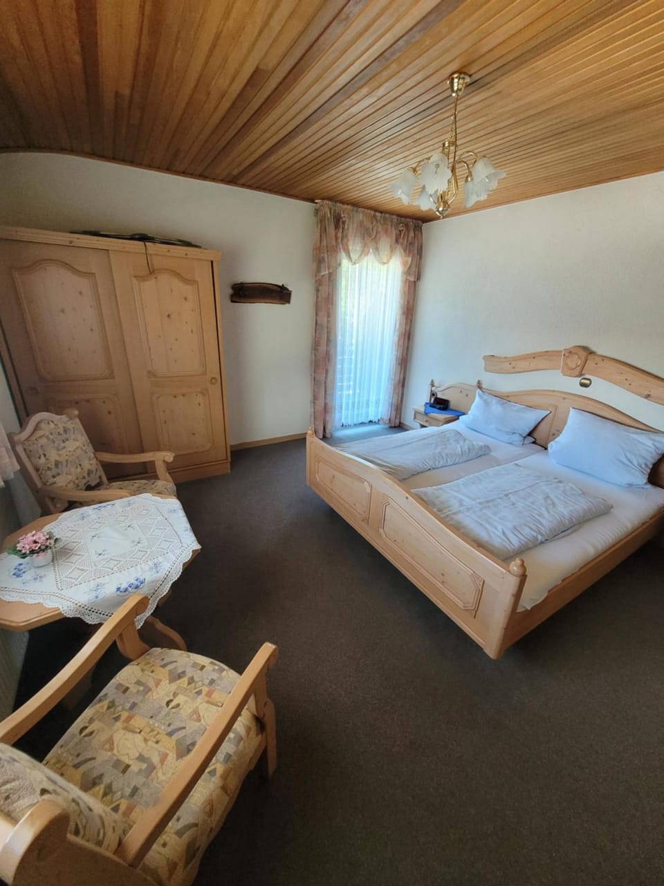 Bed, Photo of the whole room