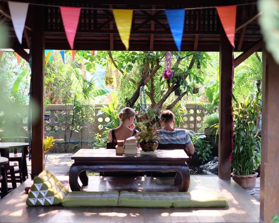 Communal lounge/ TV room, Garden, Garden view