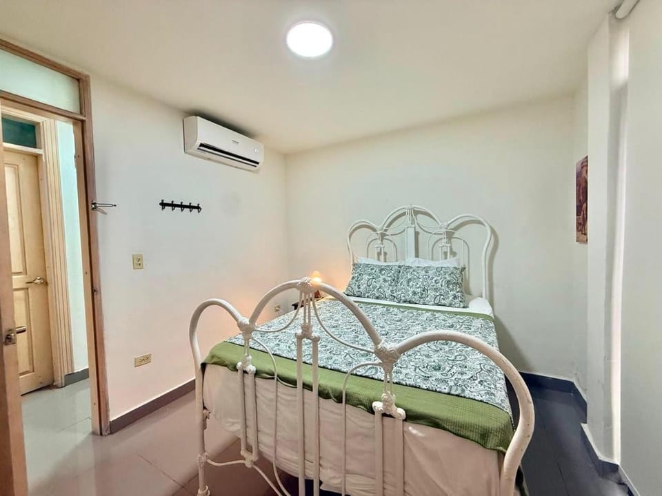 Bed, Bedroom, air conditioner