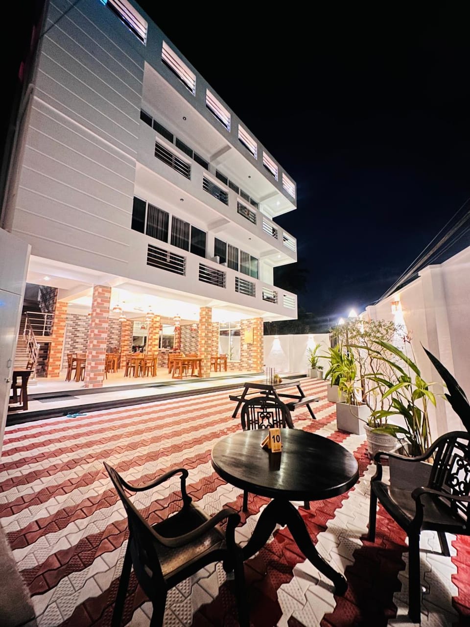 Property building, Restaurant/places to eat