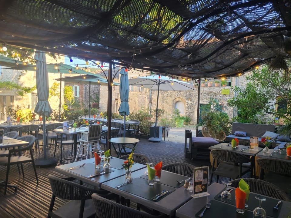 Auberge de l Helvie chez Coco & Ricou Hotel in Provence