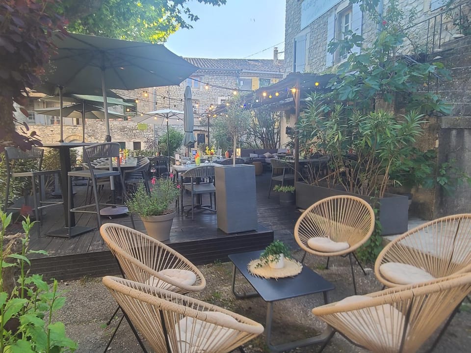 Auberge de l Helvie chez Coco & Ricou Hotel in Provence