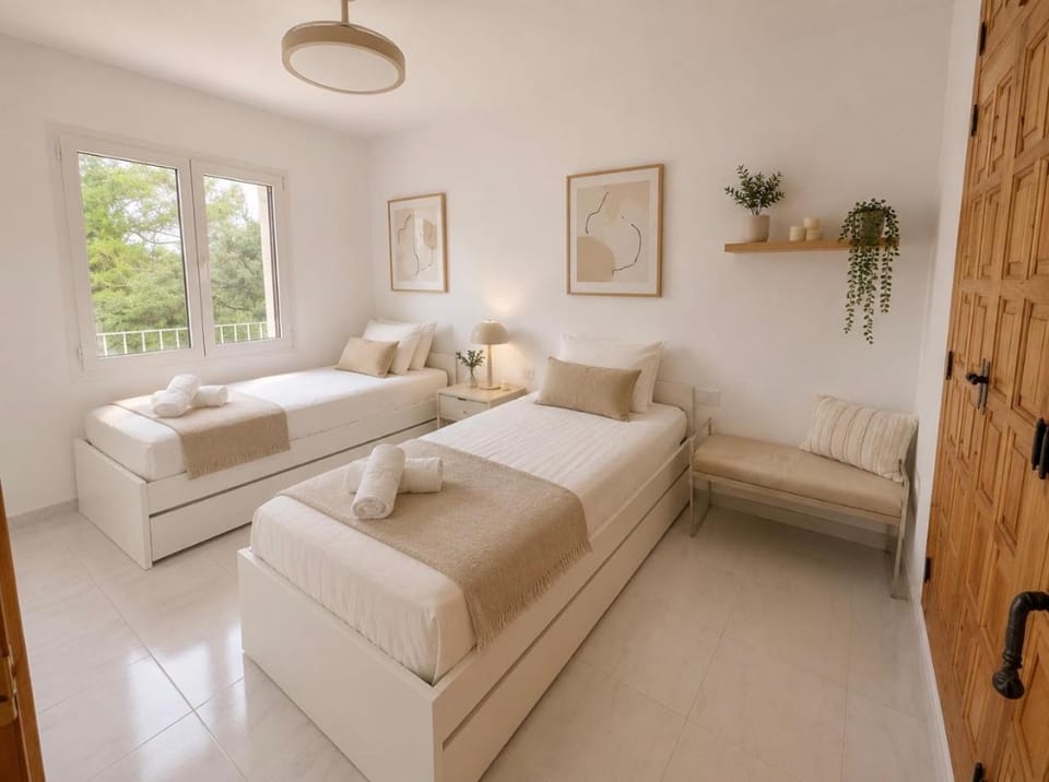 Villa con piscina y jardín privado - Villa Olivo - Dos plantas independientes Villa in Baix Maestrat