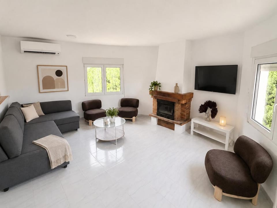 Communal lounge/ TV room, Living room
