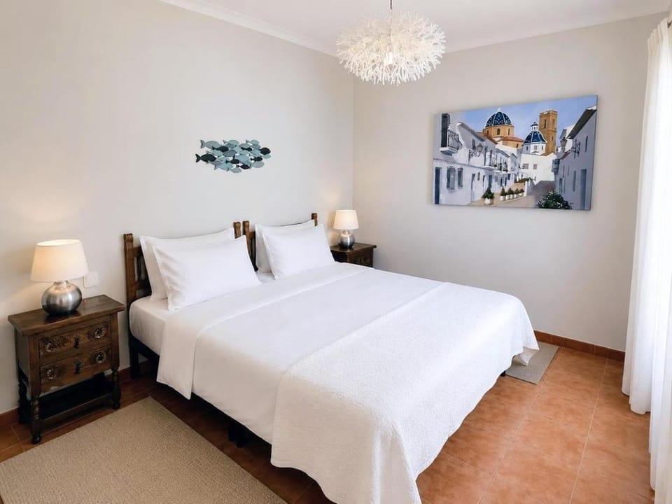 Exclusiva Villa Piscina Climatizada mas Apartamento Villa in Marina Baixa