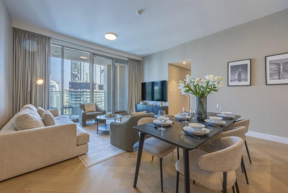 Living room, Dining area