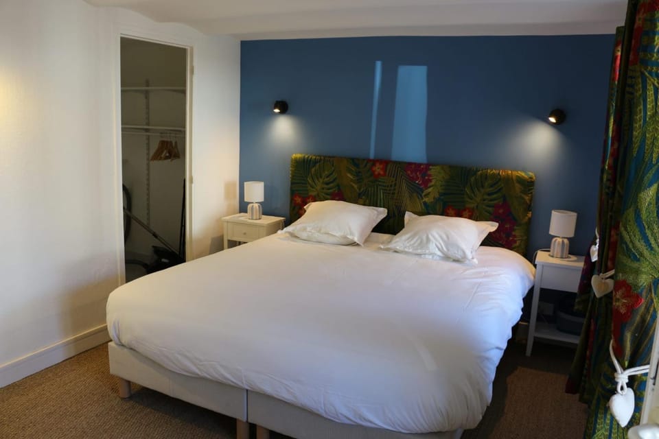 Appartement 80 M de la plage plein centre,parking privé Apartment in Étretat