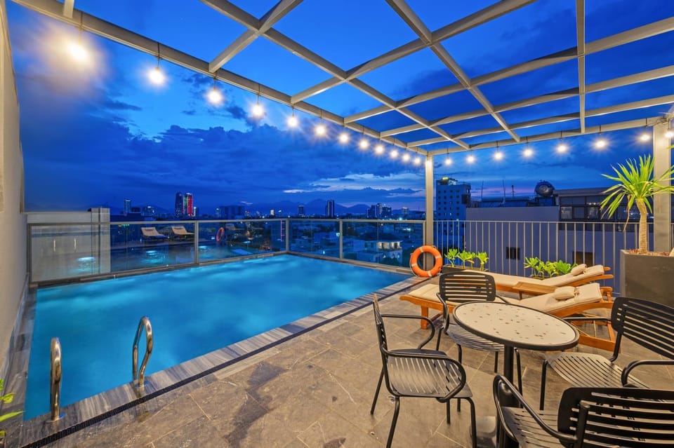 View (from property/room), Pool view, Swimming pool, Swimming pool, sunbed