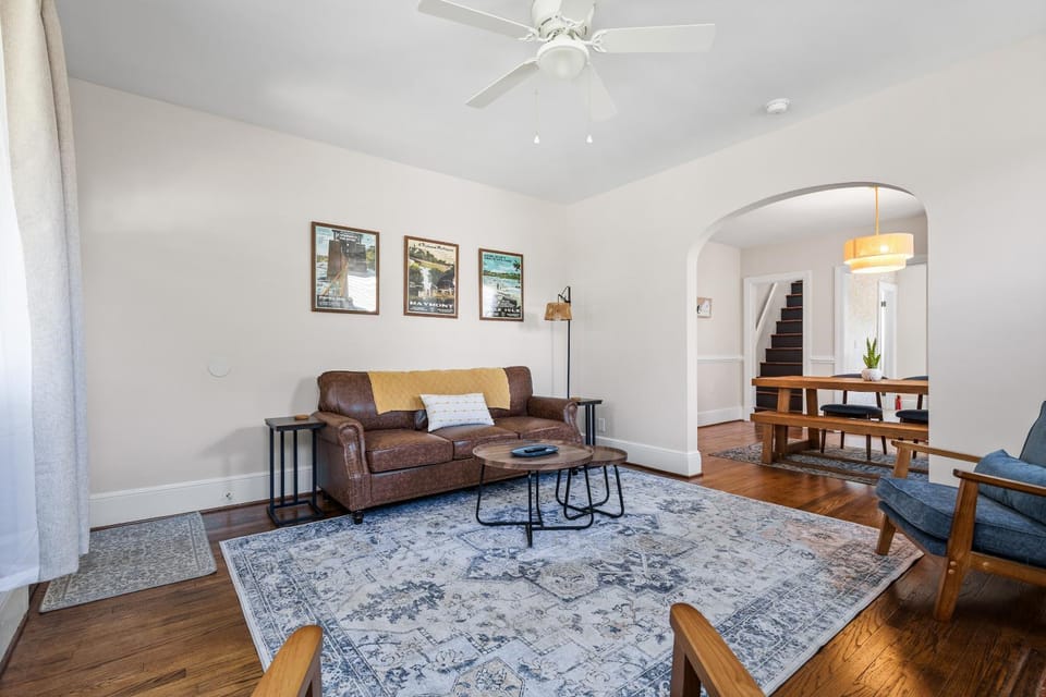 Living room, Seating area, Dining area