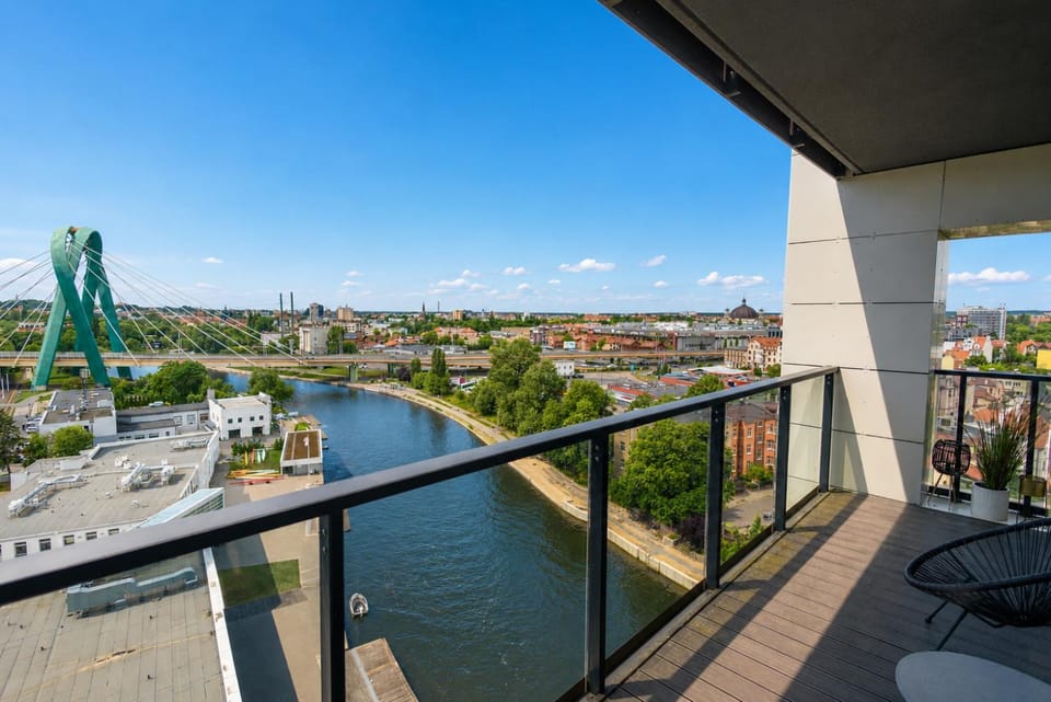 Day, View (from property/room), Balcony/Terrace, City view, River view