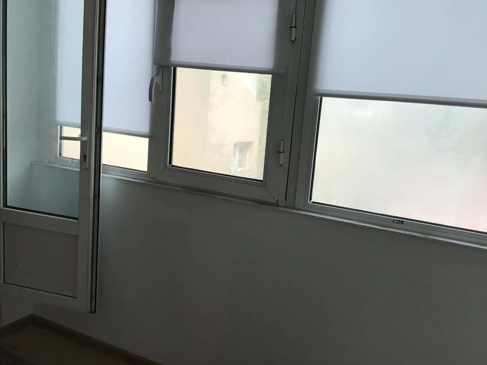 Apartament cu 1 camere la etaj 2 si masarda o camera de 9mp in vila pozitie centrala pe strada Randunelelor nr 2 cu parcarestradalaala centrala Apartment in Constanta