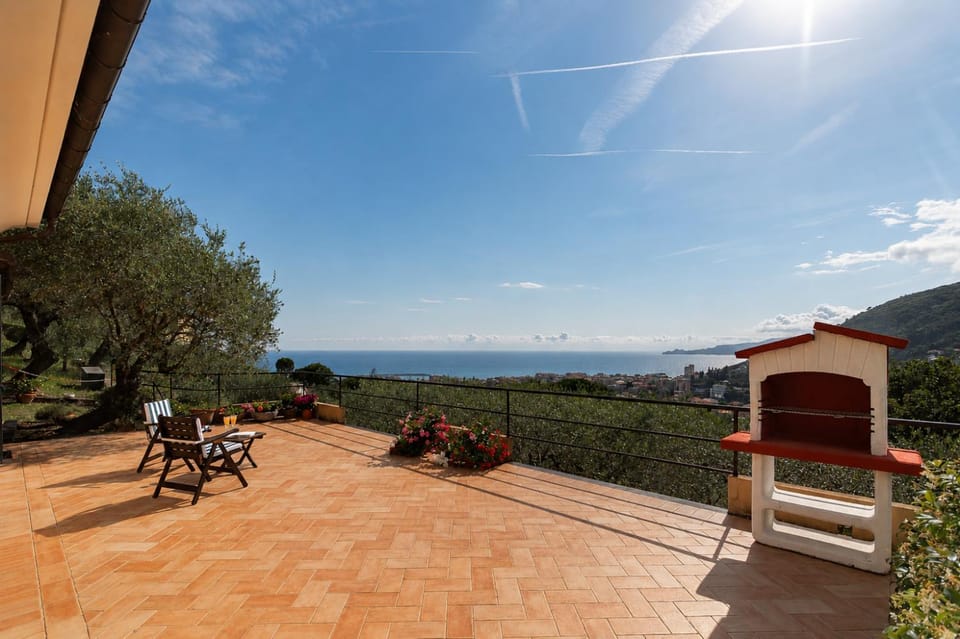 Natural landscape, View (from property/room), Balcony/Terrace, sunbed