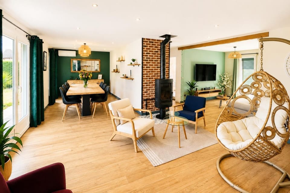 TV and multimedia, Living room, Dining area