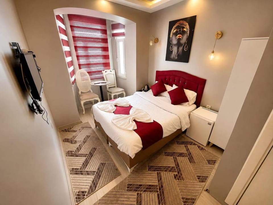 Photo of the whole room, wardrobe
