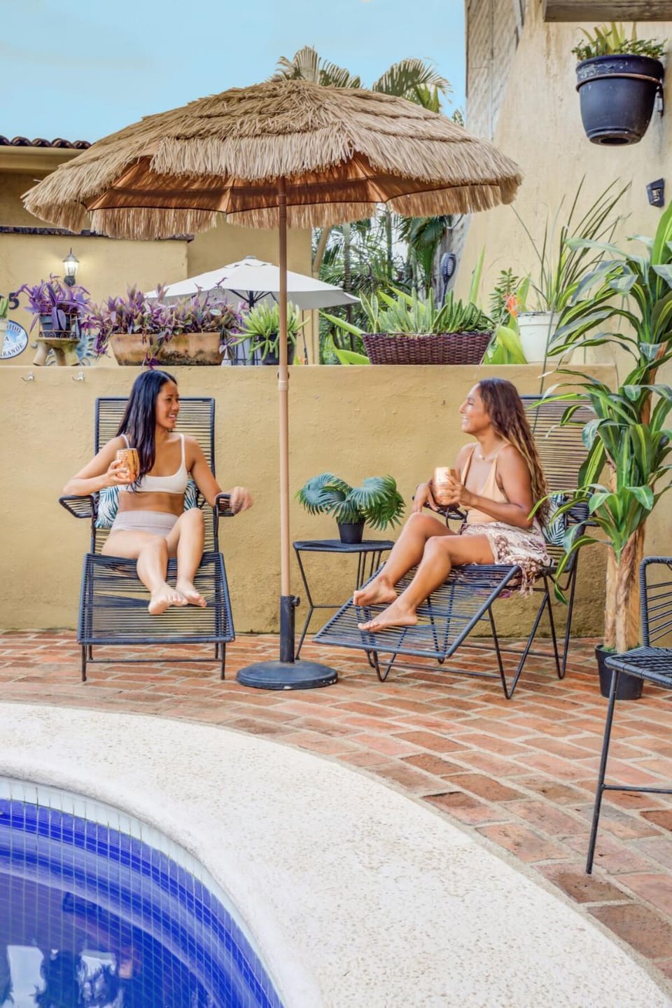 Swimming pool, sunbed