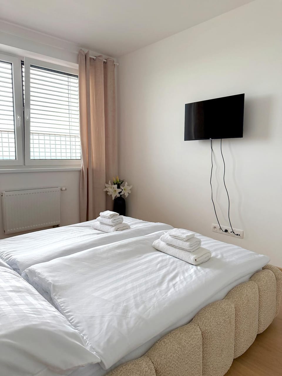 TV and multimedia, Bedroom, towels