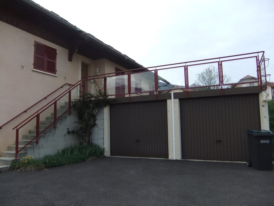 Property building, Bathroom, Parking