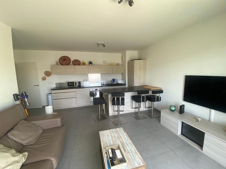 Prado Apartment in Marseille