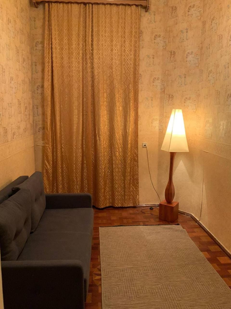 Bed, Living room, Photo of the whole room, Seating area