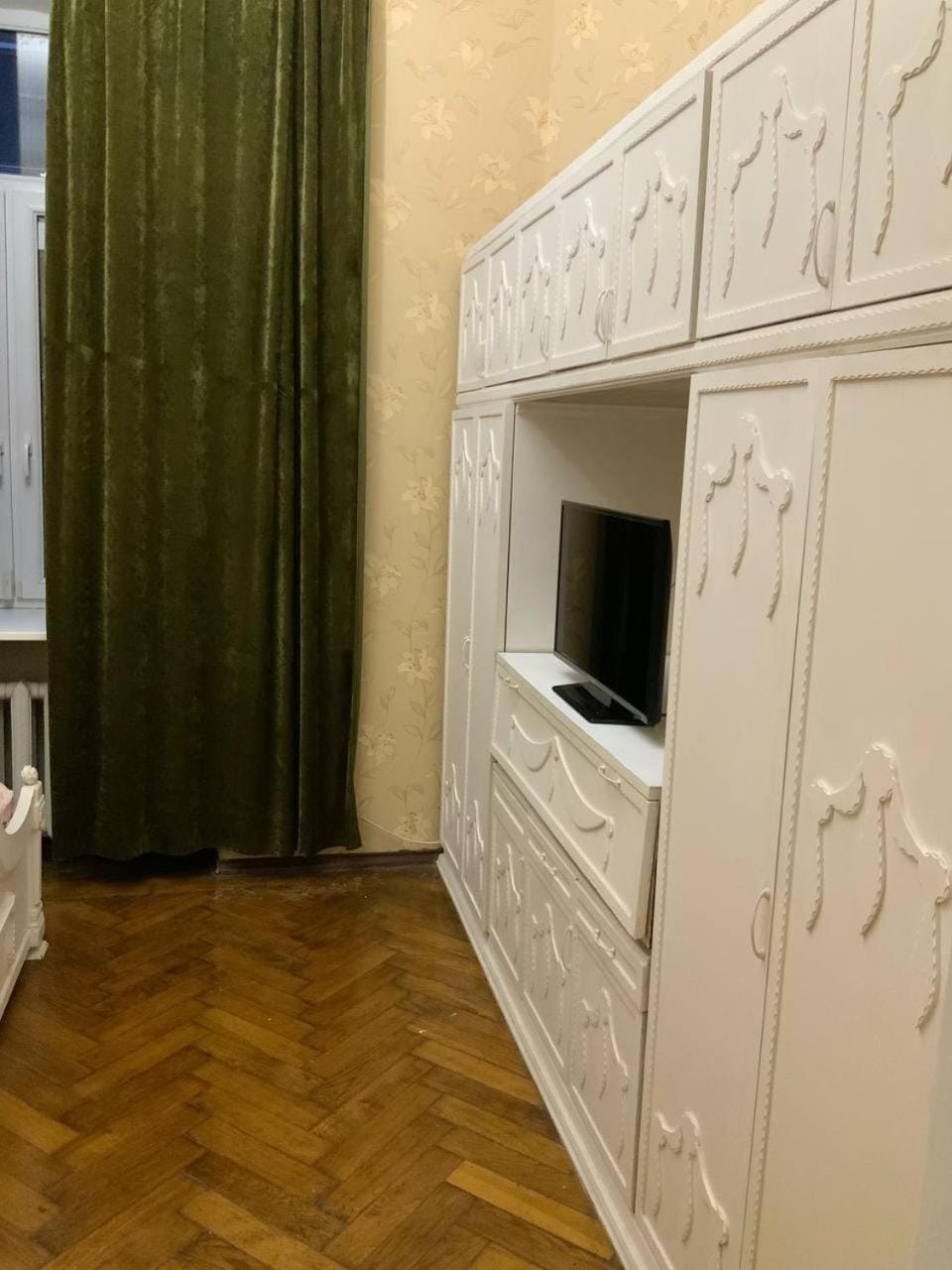 TV and multimedia, wardrobe