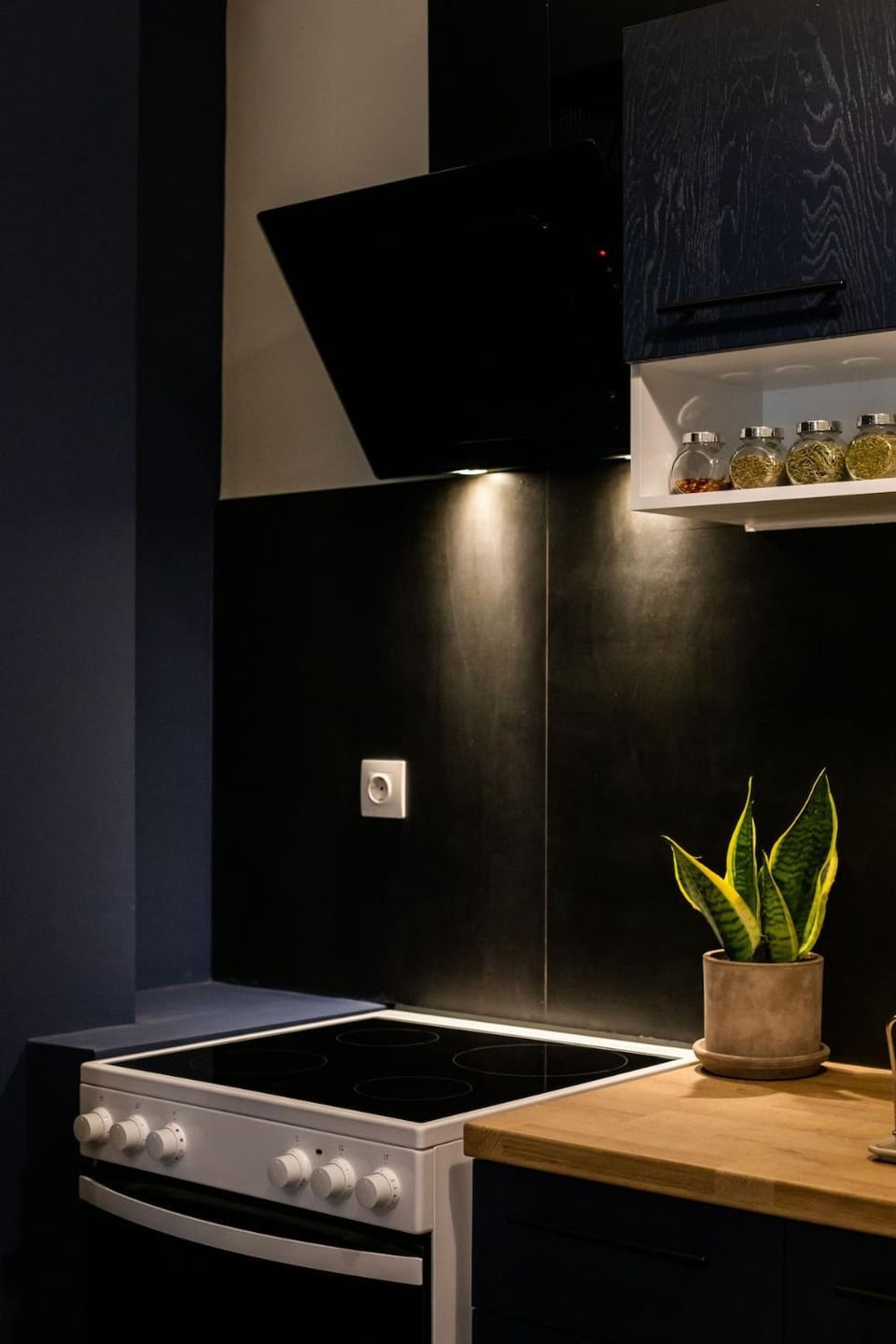 Cozy 1-bedroom renovated apt at the city center Apartment in Greece