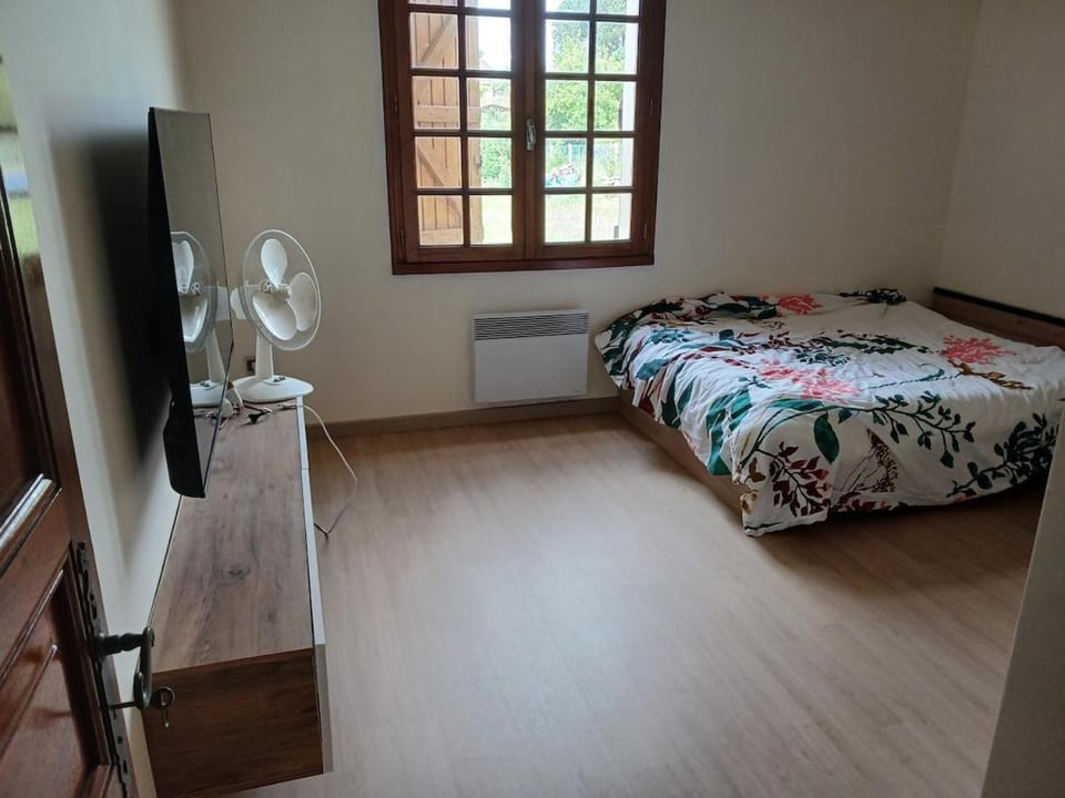 Chambre dans une maison Vacation rental in Nouvelle-Aquitaine