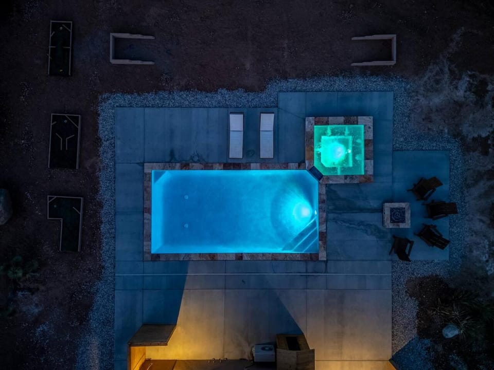 Tiny Home w Pool, Hot Tub, Sauna, Golf & More! House in Yucca Valley