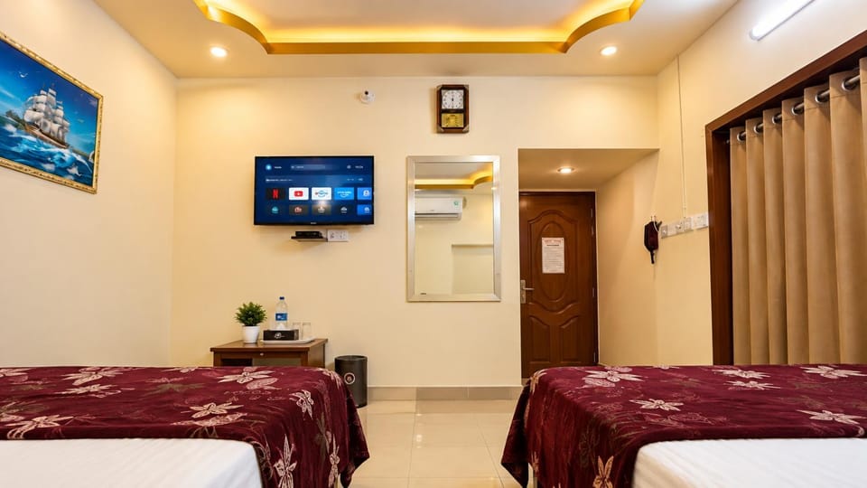 Photo of the whole room, Bedroom
