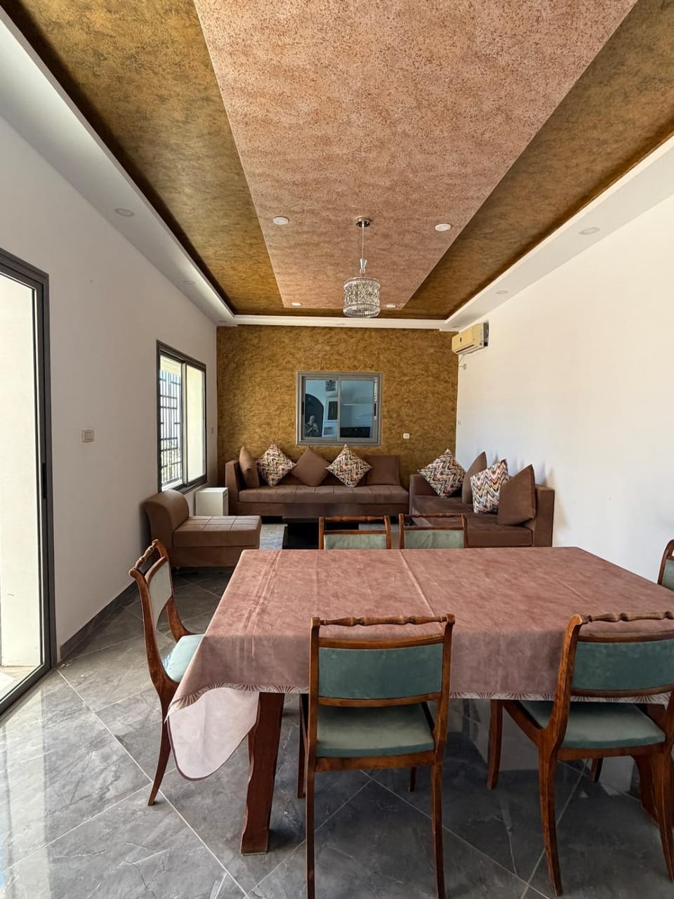 Living room, air conditioner