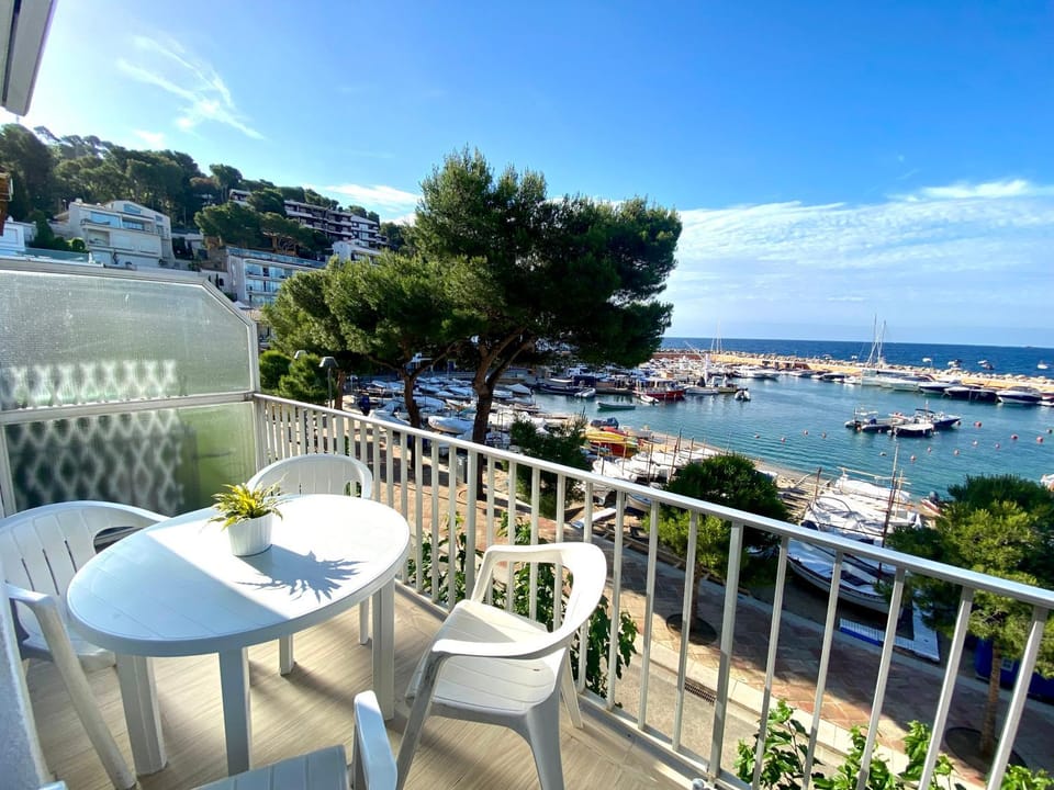 Balcony/Terrace, Sea view, Street view