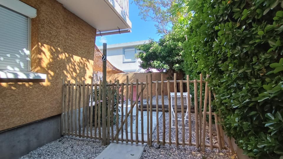 Balcony/Terrace, furniture