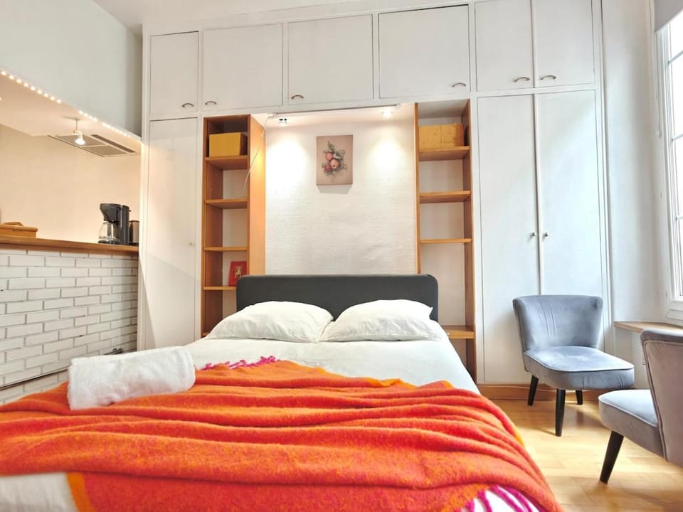 Stylish Paris Studio Opera Area for 2 near Metro Apartment in Paris