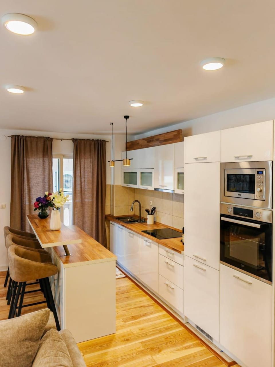 Kitchen or kitchenette, Dining area, dishwasher, oven, stove