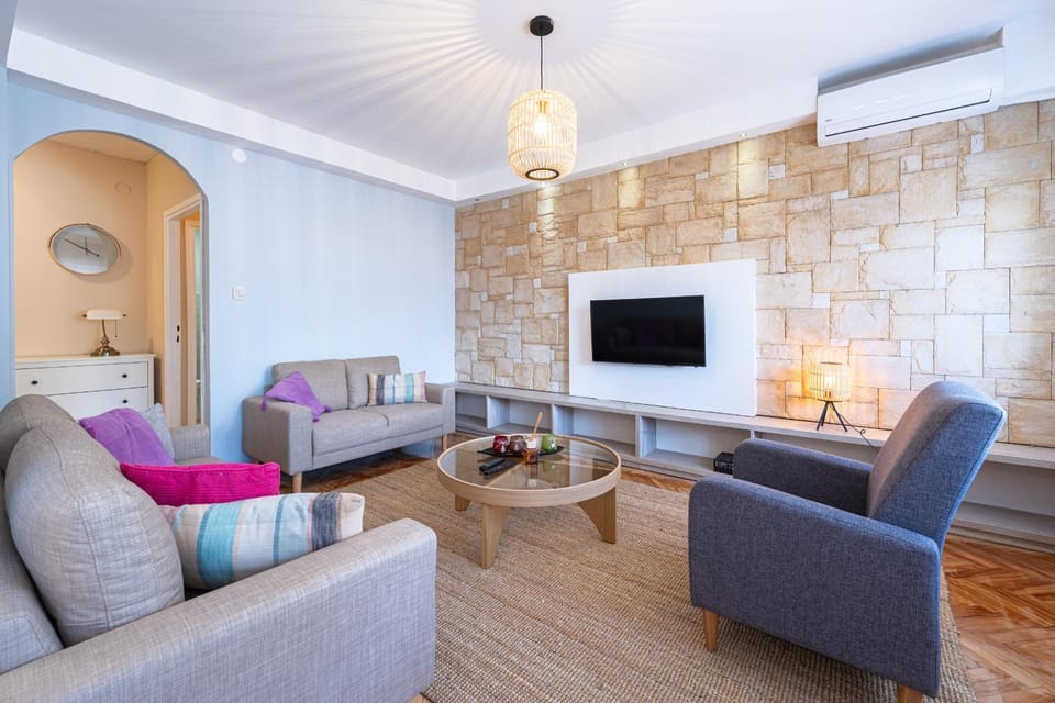 TV and multimedia, Living room, Seating area