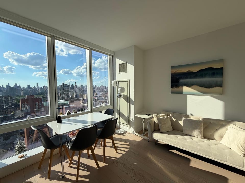1 STOP TO MIDTOWN SPECTACULAR PANORAMIC VIEW LUXURY HIGH RISE CORNER 1 BR APt Apartment in Sunnyside
