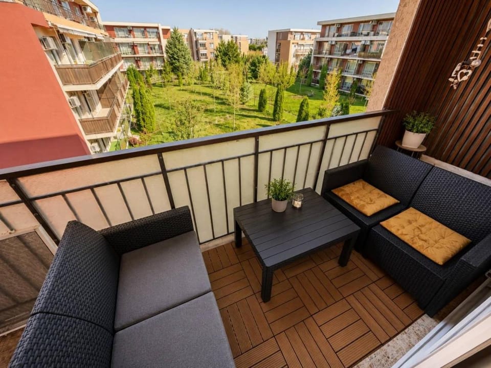 Two-bedroom apartment with a cozy balcony Apartment in Sunny Beach