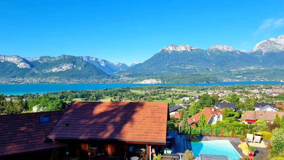 Villa ossature bois tout confort avec Vue exceptionnelle Villa in Sévrier