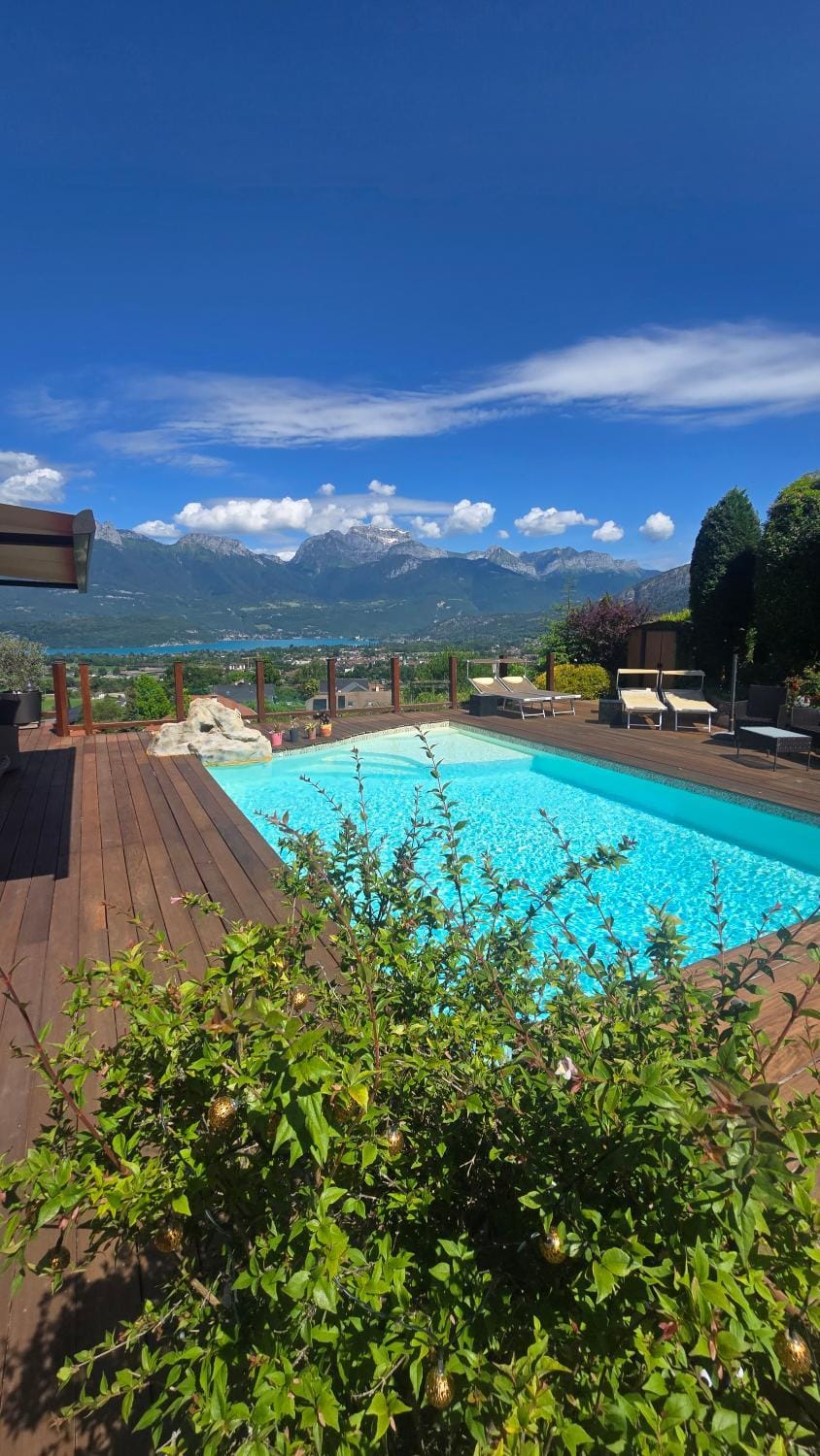 Villa ossature bois tout confort avec Vue exceptionnelle Villa in Sévrier