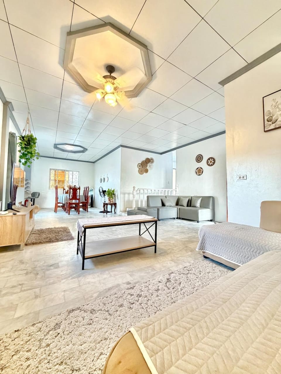 1-minute walk to the beach! Best Elyu Staycation! House in San Juan