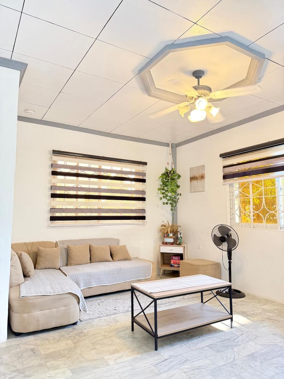 1-minute walk to the beach! Best Elyu Staycation! House in San Juan
