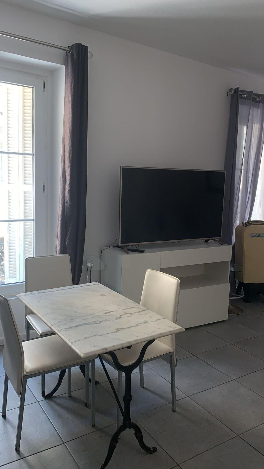 TV and multimedia, Living room, Dining area