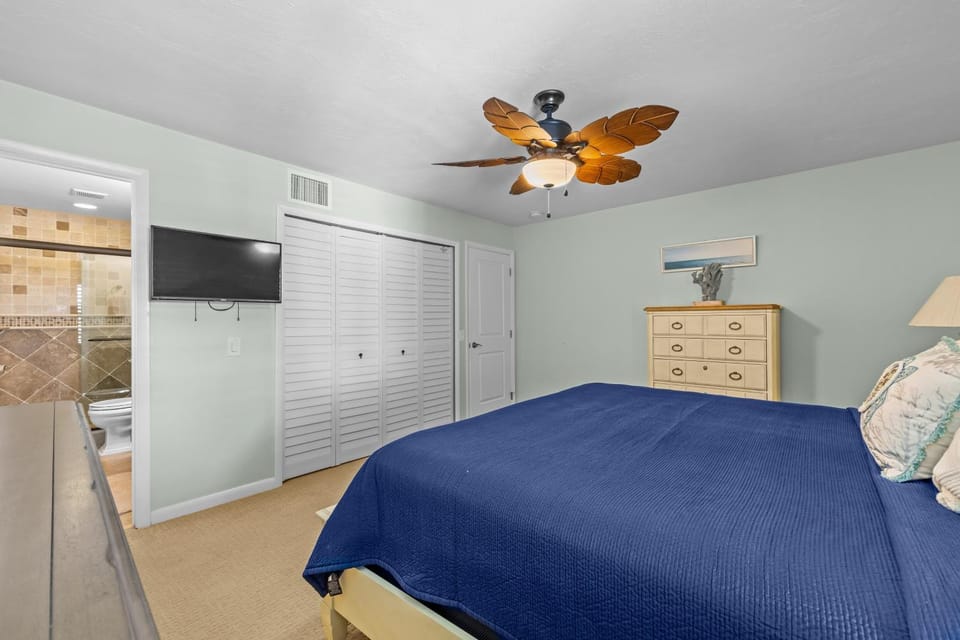 Sandbar Serenade Private Beach Heated Pool Key Colony Beach House in Key Colony Beach