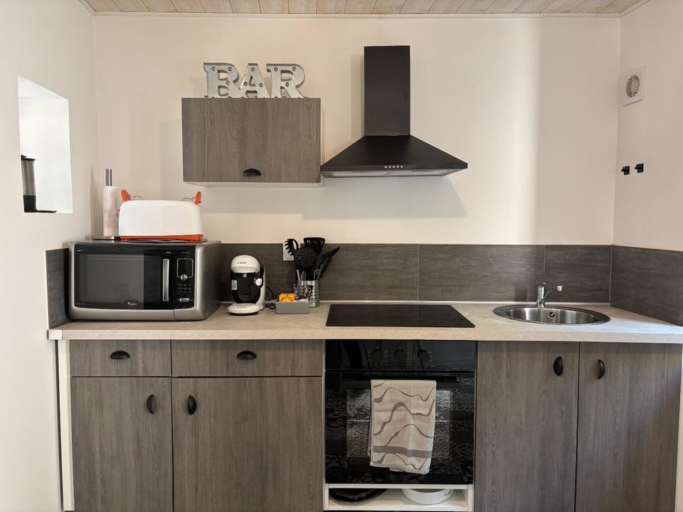 Coffee/tea facilities, Kitchen or kitchenette, toaster