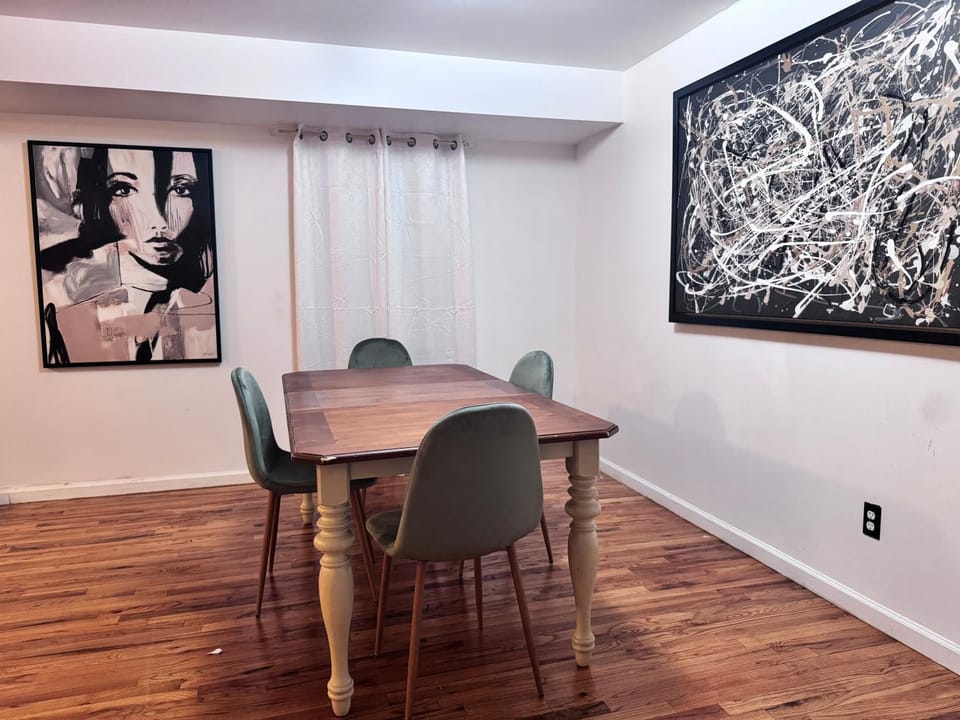 Elegant 3 bedroom 2 bath Downtown Newark Apartment in Newark