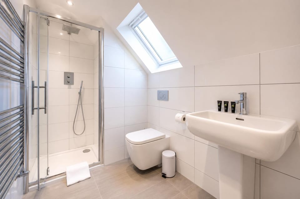 Room B 7C Stunning Loft Stay Vacation rental in Dewsbury
