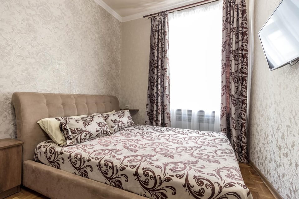 Bed, Property logo or sign, Photo of the whole room, Bedroom, Text overlay