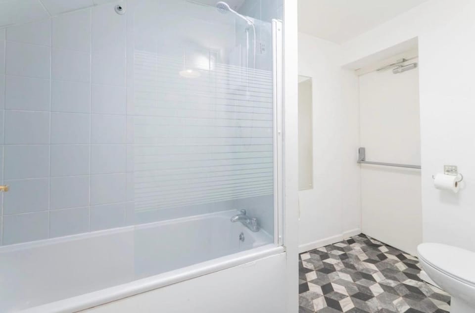 Shower, Bathroom, Bath, towels