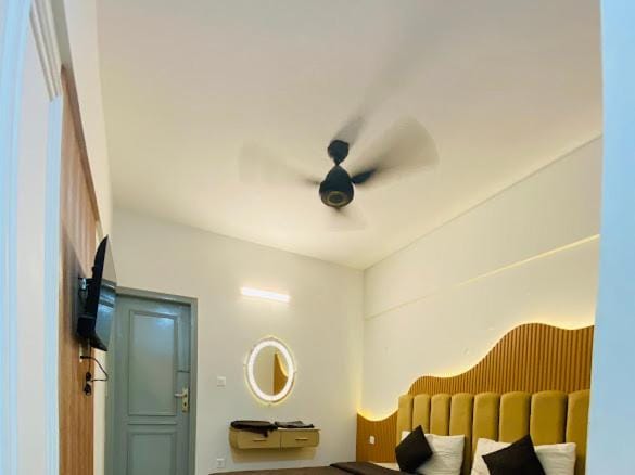 Creek Phase 8 Modern Family Appartments Apartment in Karachi