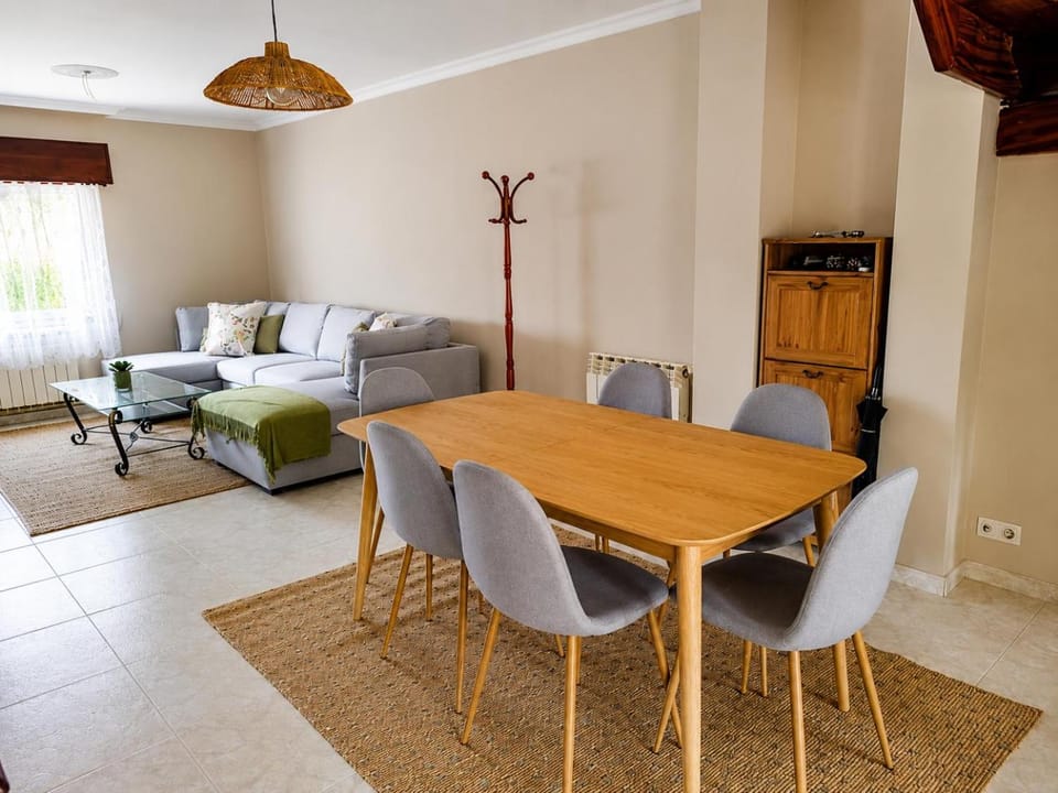 Communal lounge/ TV room, Living room, Seating area, Dining area